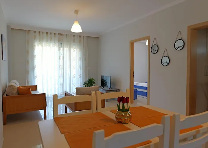 Llamani Apartment *