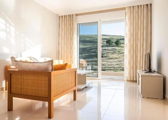 Llamani Apartment Himare