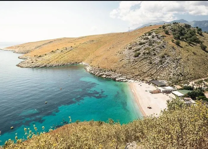 Llamani Apartment Himare
