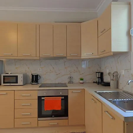Apartment Llamani