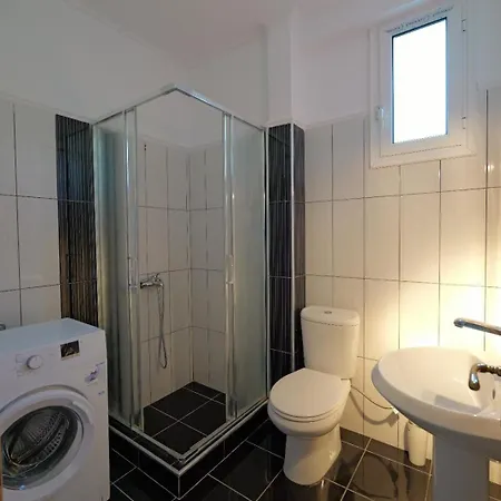 Llamani Apartment Himare