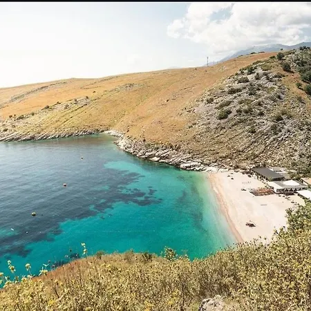 Llamani Apartment Himare